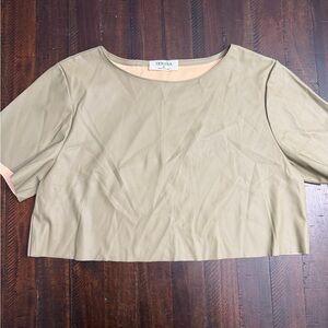 Zenana Outfitters Women's Beige Crop Top